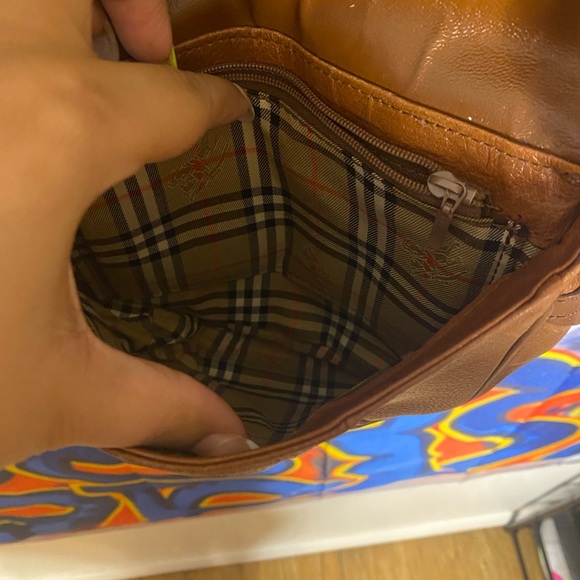 Burberrys before it became buryberry vintage bag very clean no major call outs - Picture 5 of 7